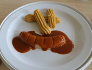 Currywurst auf Teller