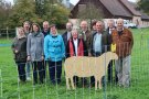 Gruppenbild auf einer Wiese
